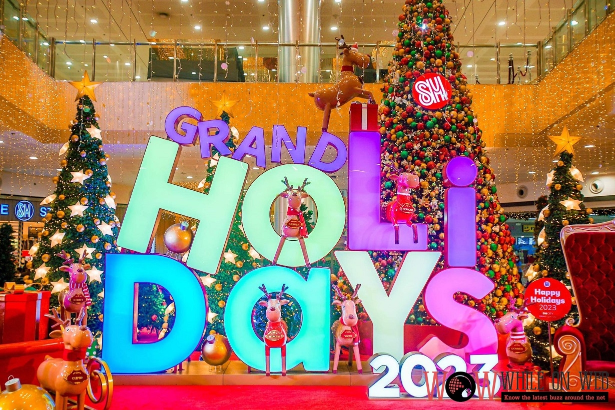 Grand Holiday Lights Up Sm City Grand Centrals Centerpiece Sol Razo